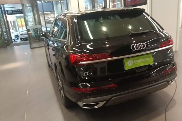 Used Audi Q7 2022 55 TFSI quattro S line Sport model Rear Left 45 Deg