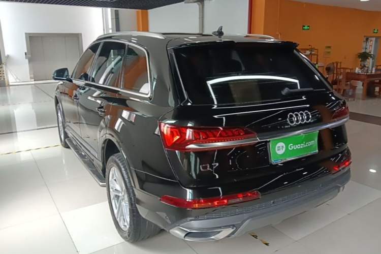 Used Audi Q7 2022 45 TFSI quattro S line Sport Edition Rear Left 45 Deg