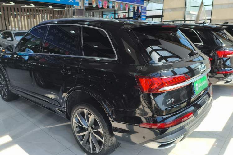 Used Audi Q7 2022 55 TFSI quattro S line Sport model Rear Left 45 Deg