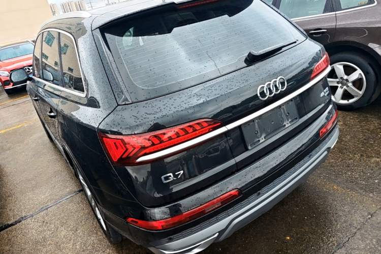 Used Audi Q7 2022 45 TFSI quattro S line Sport Edition Rear Left 45 Deg
