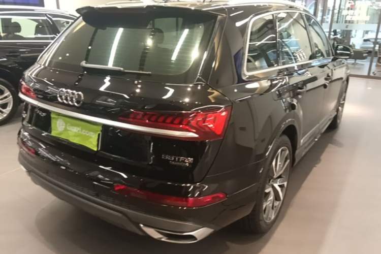 Used Audi Q7 2022 55 TFSI quattro S line Sport model Rear Right 45 Deg