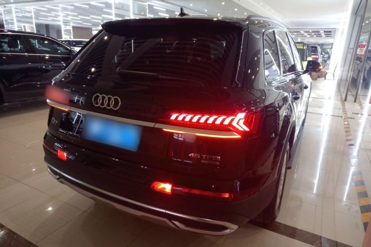 Used Audi Q7 2022 2.0T Standard Version European Specification Rear Right 45 Deg