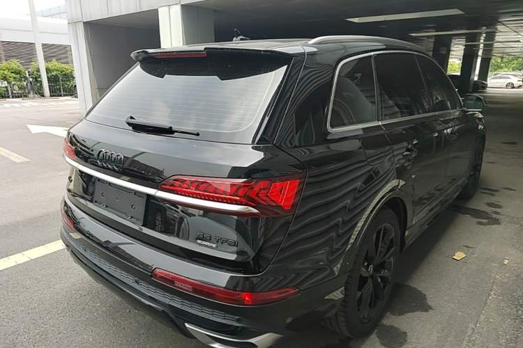Used Audi Q7 2022 55 TFSI quattro S line Sport model Rear Right 45 Deg