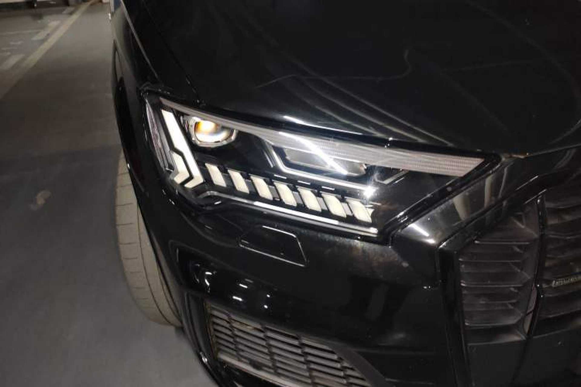 Used Audi Q7 2022 55 TFSI quattro S line Ice and Snow Sports Edition Right Front Headlight