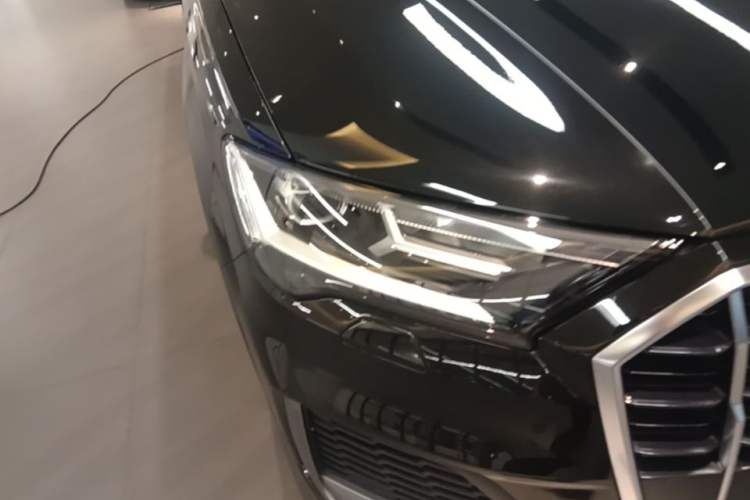 Used Audi Q7 2022 55 TFSI quattro S line Sport model Right Front Headlight