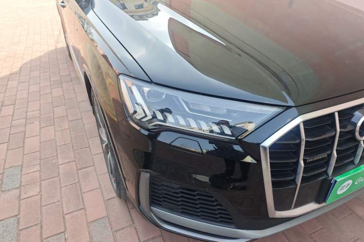 Used Audi Q7 2022 55 TFSI quattro S line Sport model Right Front Headlight
