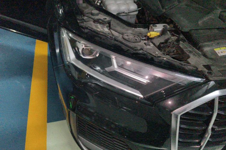 Used Audi Q7 2022 55 TFSI quattro S line Sport model Right Front Headlight