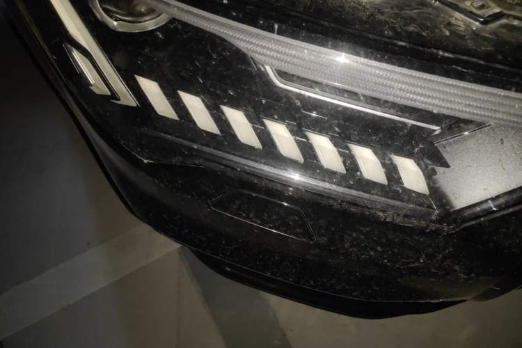 Used Audi Q7 2022 55 TFSI quattro S line Ice and Snow Sports Edition Right Front Headlight