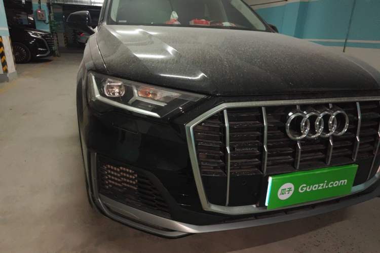 Used Audi Q7  Right Front Headlight