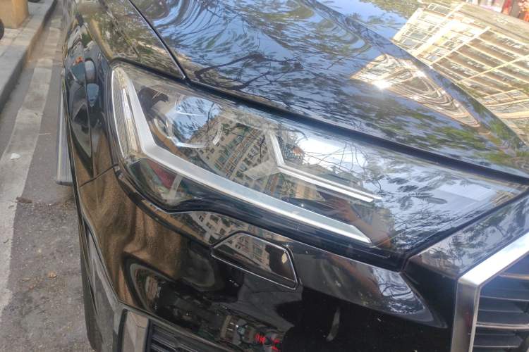 Used Audi Q7 2022 55 TFSI quattro S line Sport model Right Front Headlight
