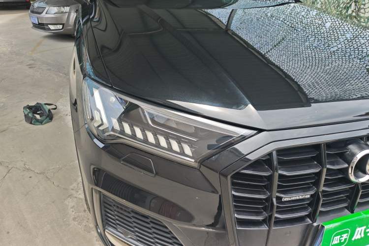 Used Audi Q7 2022 55 TFSI quattro S line Sport model Right Front Headlight