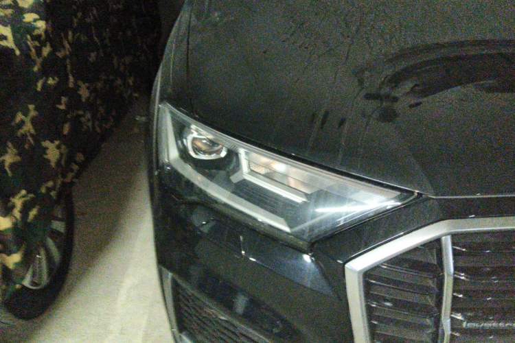 Used Audi Q7 2022 55 TFSI quattro S line Sport model Right Front Headlight