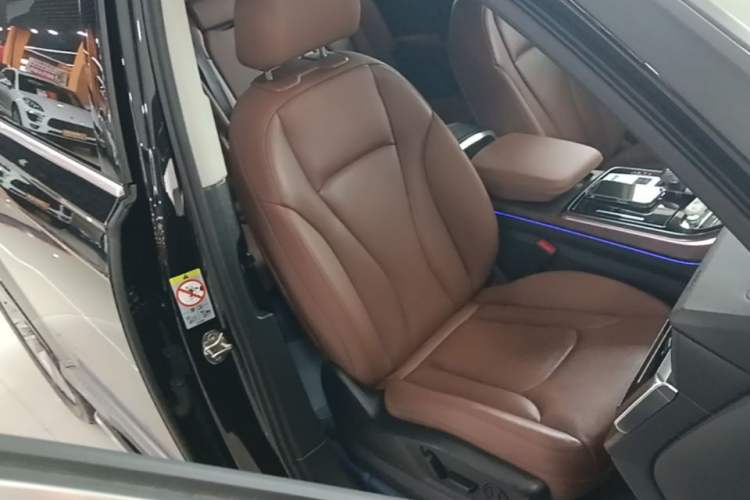 Used Audi Q7 2022 45 TFSI quattro S line Sport Edition Right Front Seat