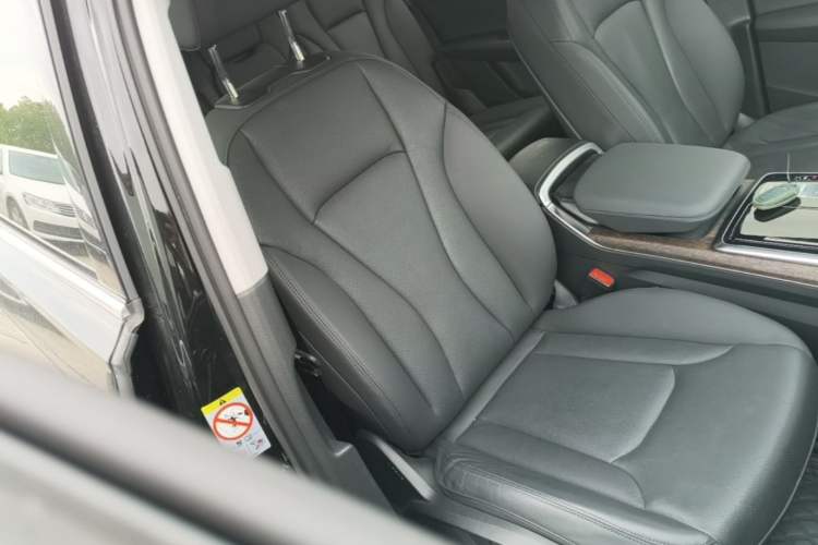 Used Audi Q7 2022 45 TFSI quattro S line Sport Edition Right Front Seat