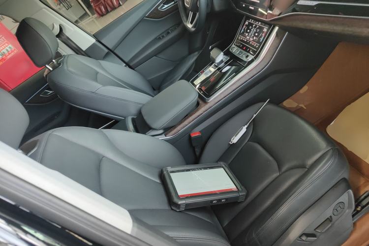 Used Audi Q7 2022 55 TFSI quattro S line Sport model Right Front Seat