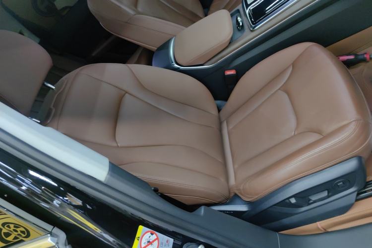 Used Audi Q7 2022 55 TFSI quattro S line Sport model Right Front Seat