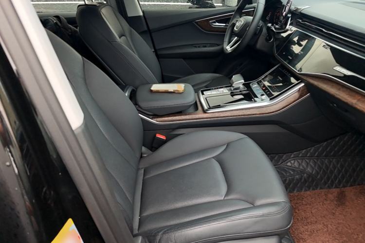 Used Audi Q7 2022 45 TFSI quattro S line Sport Edition Right Front Seat