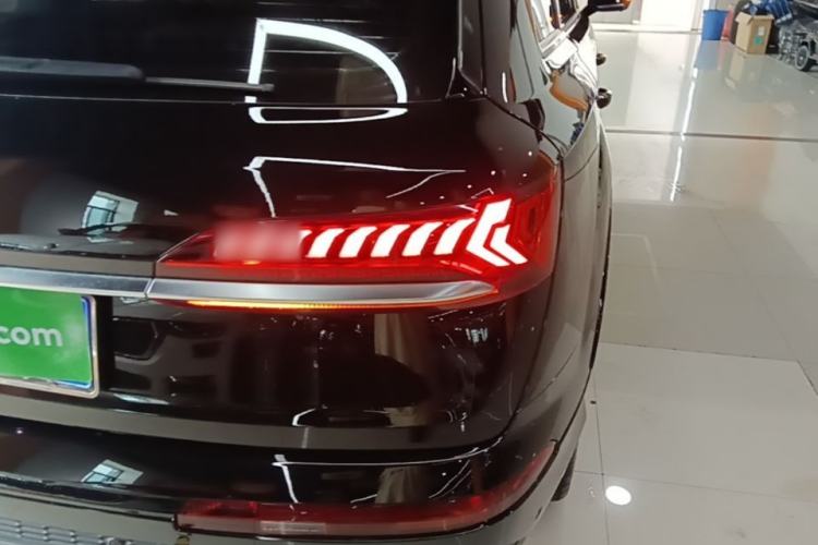 Used Audi Q7 2022 45 TFSI quattro S line Sport Edition Right Rear Taillight