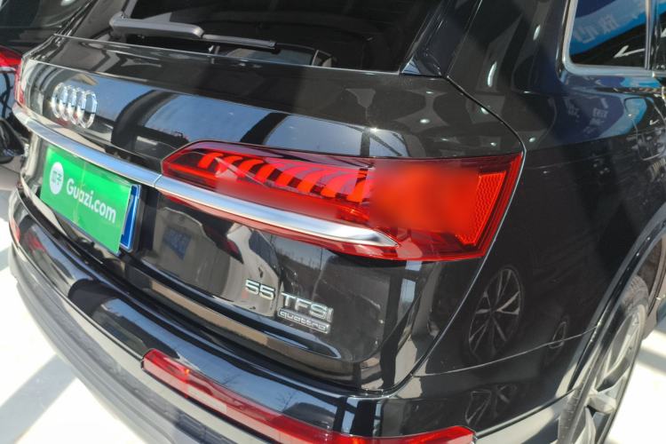 Used Audi Q7 2022 55 TFSI quattro S line Sport model Right Rear Taillight