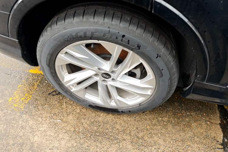 Used Audi Q7 2022 45 TFSI quattro S line Sport Edition Right Rear Wheel Hub