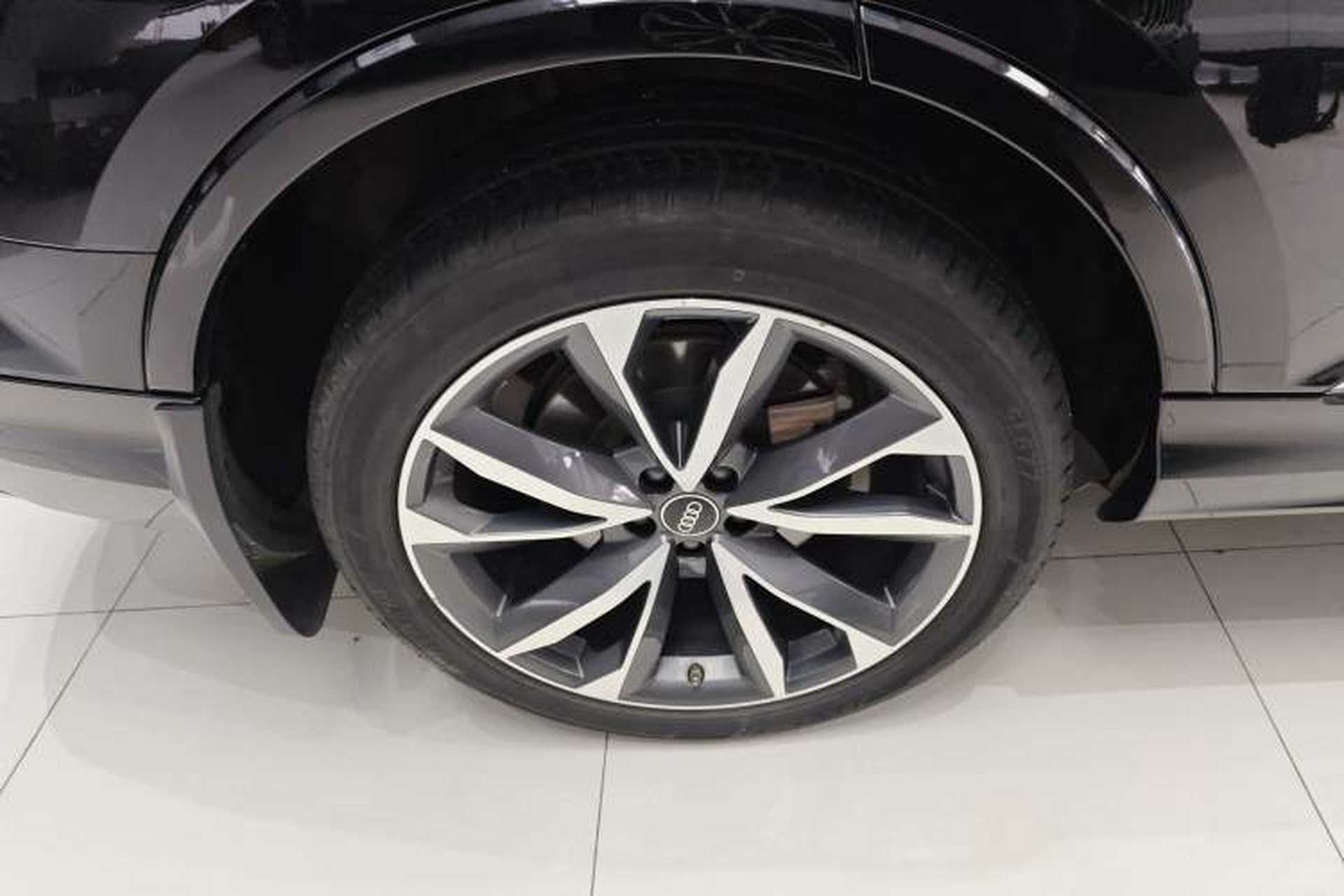 Used Audi Q7 2022 55 TFSI quattro S line Sport model Right Rear Wheel Hub