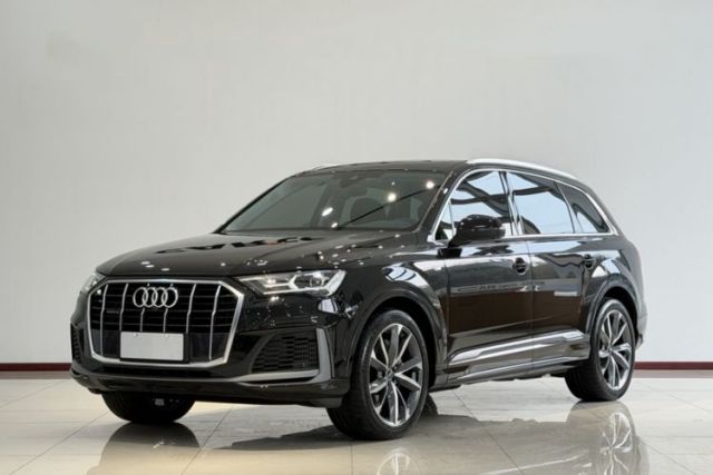 Used Audi Q7 2022 55 TFSI quattro S line Sport model