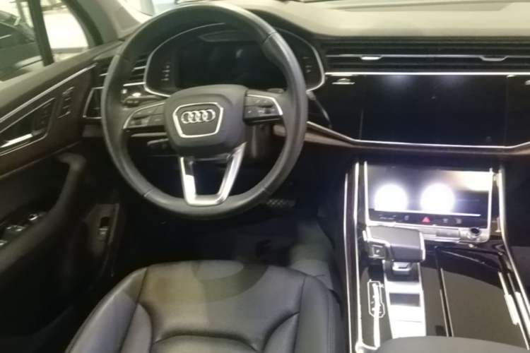 Used Audi Q7 2022 55 TFSI quattro S line Sport model Steering Wheel