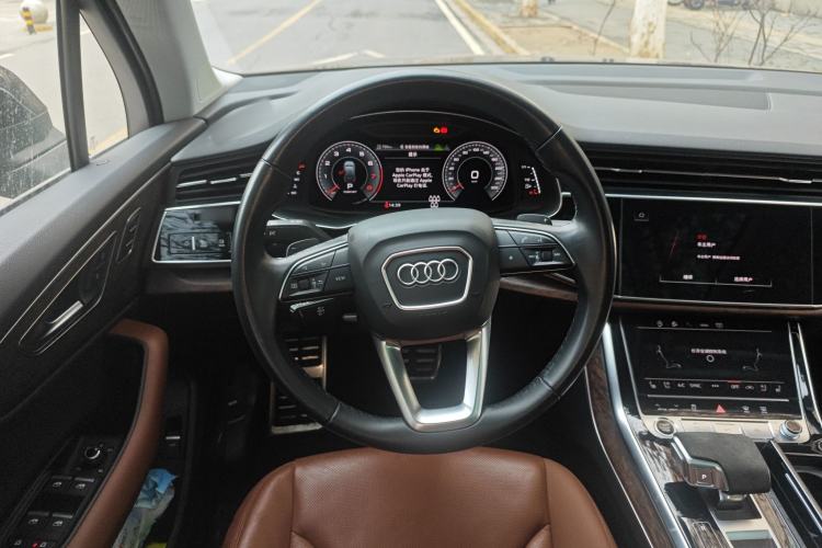 Used Audi Q7 2022 55 TFSI quattro S line Sport model Steering Wheel
