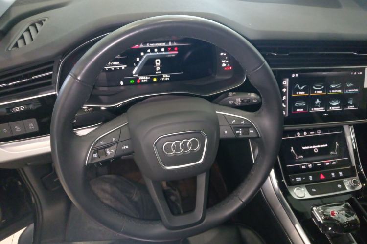 Used Audi Q7 2022 2.0T Standard Version European Specification Steering Wheel