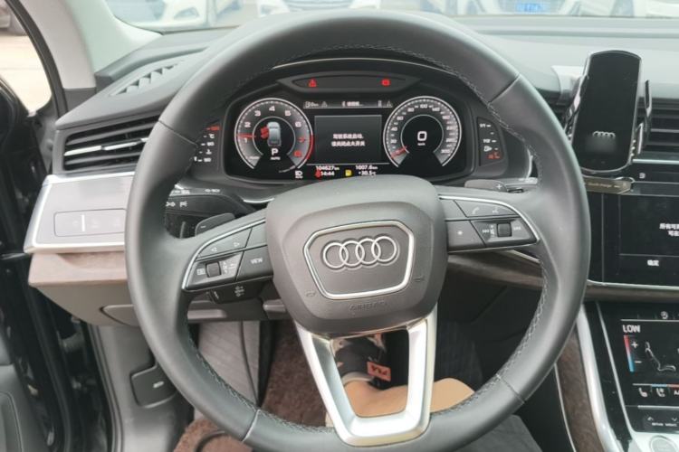Used Audi Q7 2022 45 TFSI quattro S line Sport Edition Steering Wheel