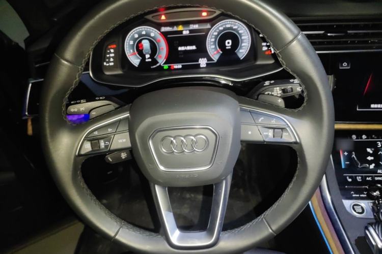 Used Audi Q7 2022 55 TFSI quattro S line Ice and Snow Sports Edition Steering Wheel