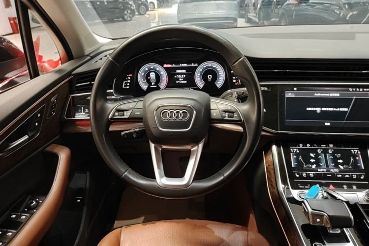 Used Audi Q7 2022 55 TFSI quattro S line Sport model Steering Wheel