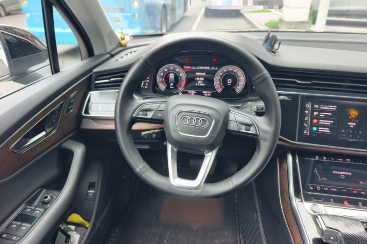 Used Audi Q7 2022 55 TFSI quattro S line Sport model Steering Wheel