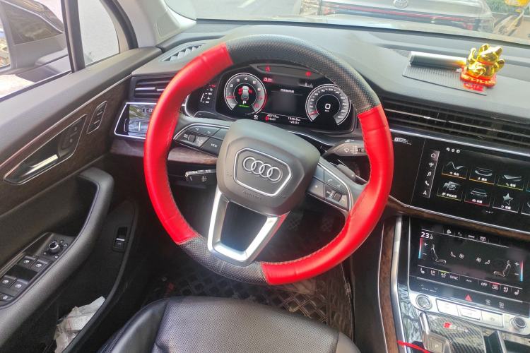 Used Audi Q7 2022 55 TFSI quattro S line Sport model Steering Wheel