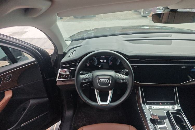 Used Audi Q7 2022 55 TFSI quattro S line Sport model Steering Wheel
