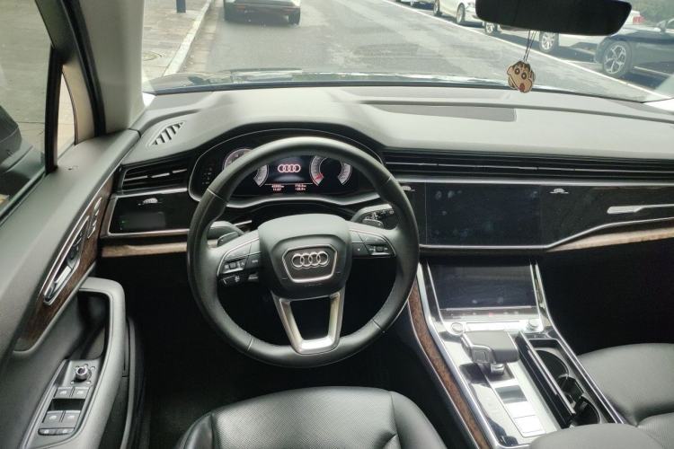 Used Audi Q7 2022 55 TFSI quattro S line Sport model Steering Wheel