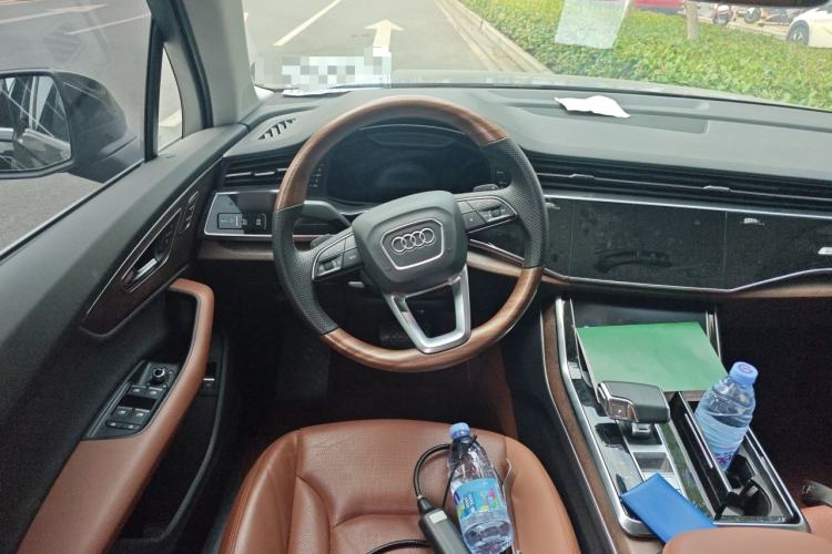 Used Audi Q7 2022 55 TFSI quattro S line Sport model Steering Wheel