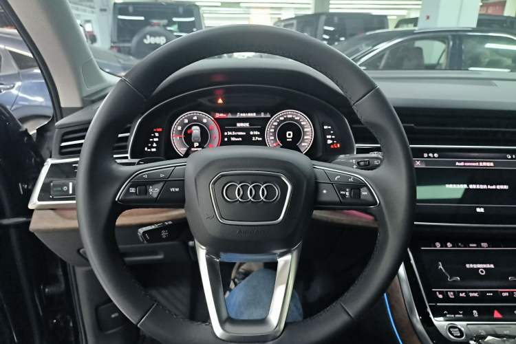 Used Audi Q7 2022 55 TFSI quattro S line Sport model Steering Wheel