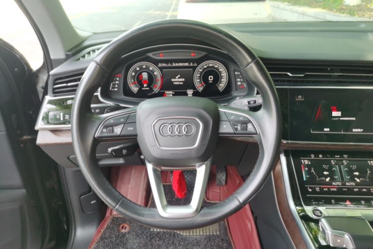 Used Audi Q7 2022 55 TFSI quattro S line Sport model Steering Wheel