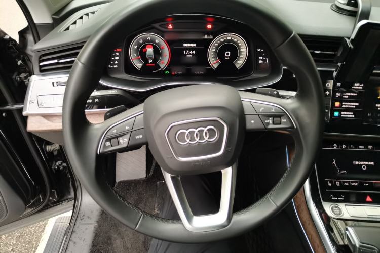 Used Audi Q7 2022 55 TFSI quattro S line Sport model Steering Wheel
