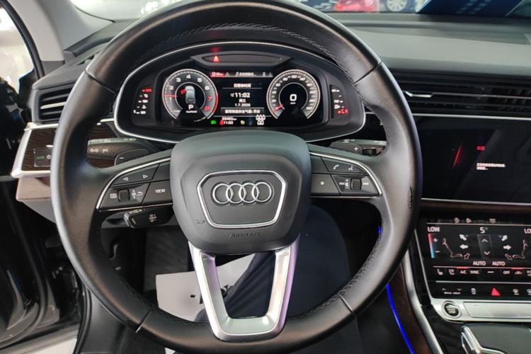 Used Audi Q7 2022 45 TFSI quattro S line Sport Edition Steering Wheel