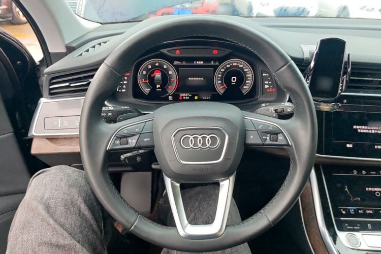 Used Audi Q7 2022 45 TFSI quattro S line Sport Edition Steering Wheel