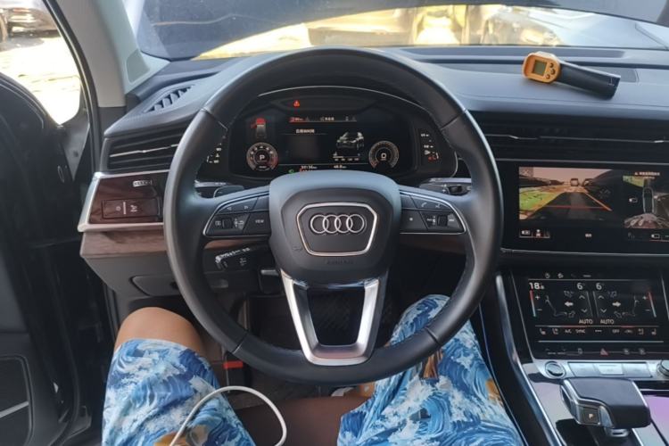 Used Audi Q7 2022 55 TFSI quattro S line Sport model Steering Wheel