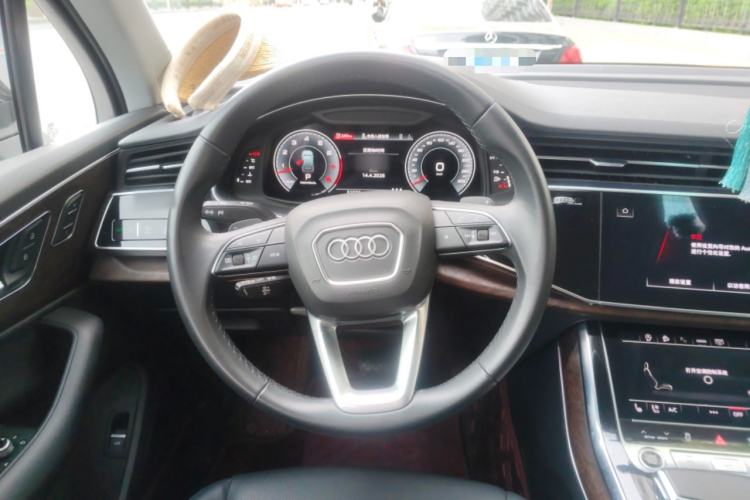 Used Audi Q7 2022 55 TFSI quattro S line Sport model Steering Wheel