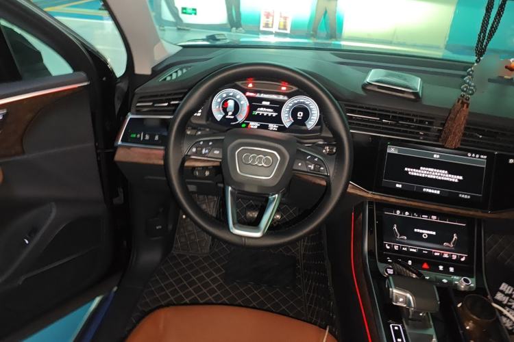 Used Audi Q7 2022 55 TFSI quattro S line Sport model Steering Wheel