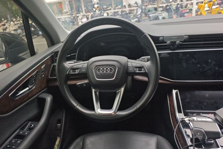 Used Audi Q7 2022 45 TFSI quattro S line Sport Edition Steering Wheel