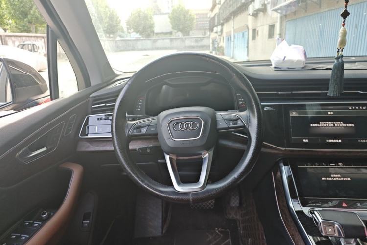 Used Audi Q7 2022 55 TFSI quattro S line Sport model Steering Wheel