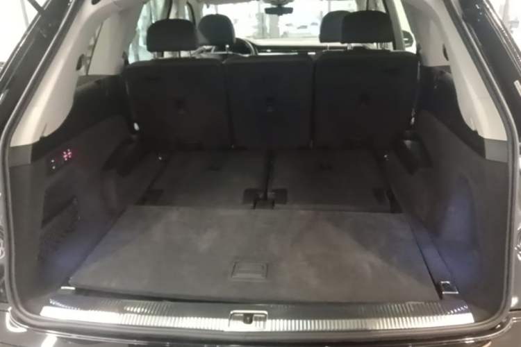 Used Audi Q7 2022 55 TFSI quattro S line Sport model Trunk