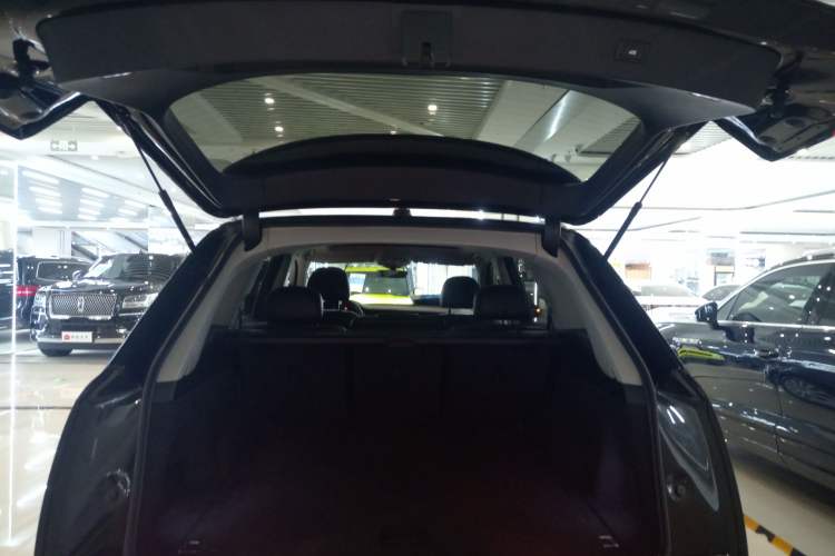 Used Audi Q7 2022 2.0T Standard Version European Specification Trunk