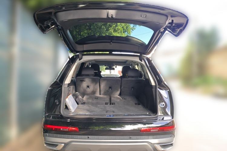 Used Audi Q7 2022 55 TFSI quattro S line Sport model Trunk